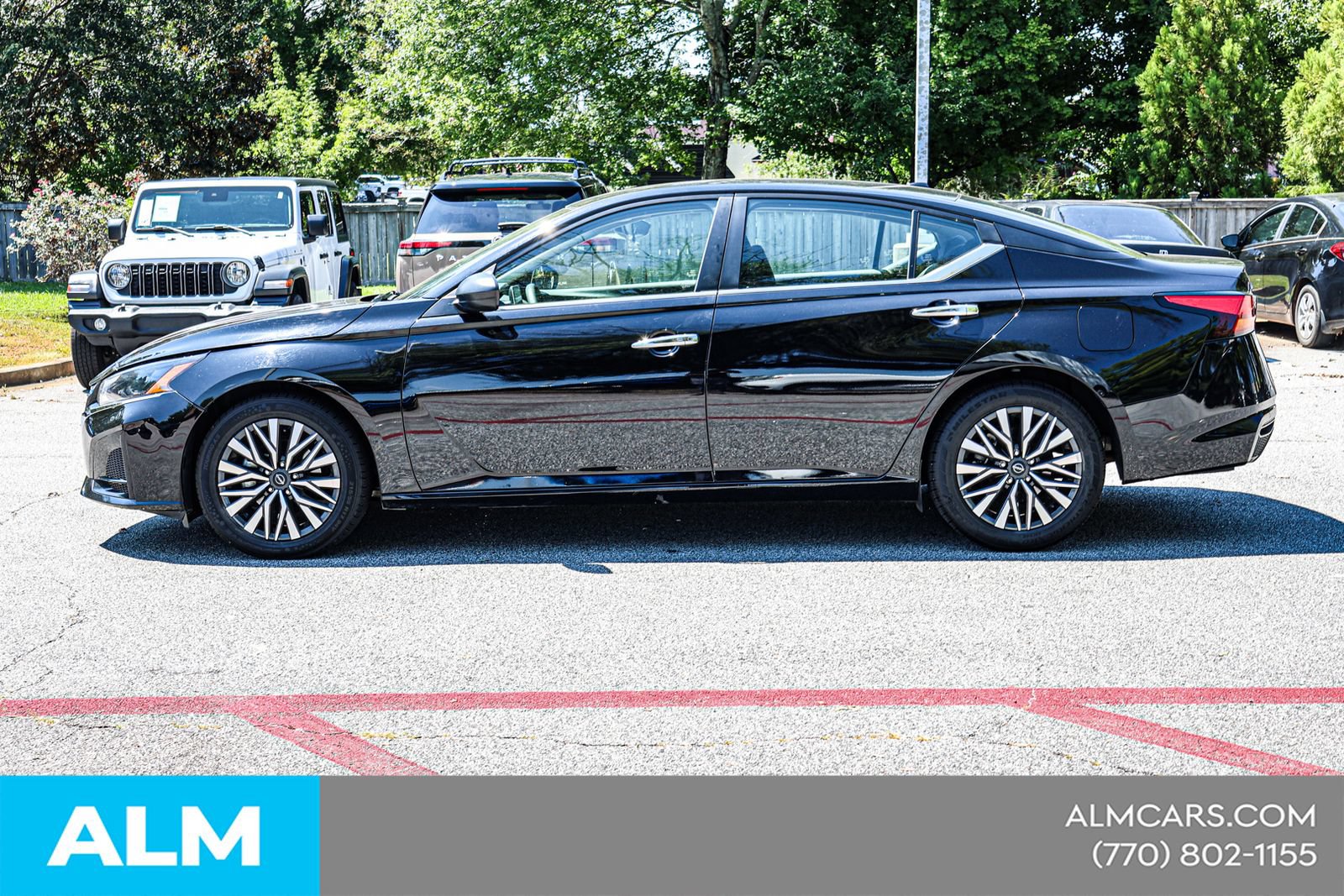Used 2024 Nissan Altima 2.5 SV FWD image 9