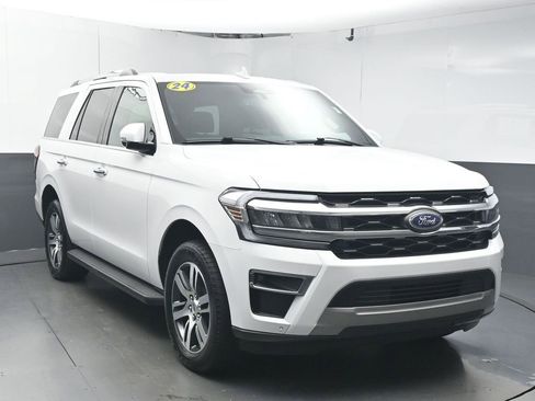 Used 2024 Ford Expedition Limited image 2