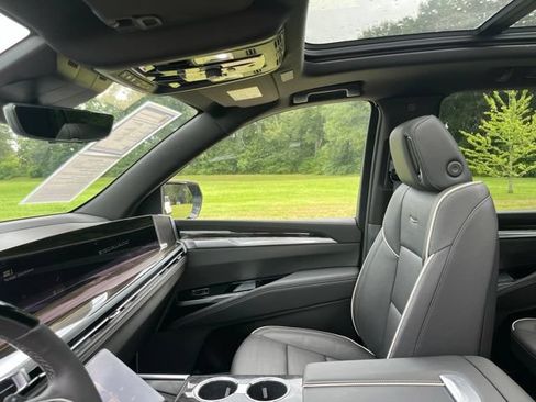 Used 2025 Cadillac Escalade Premium Luxury w/ Touring Package RWD image 18
