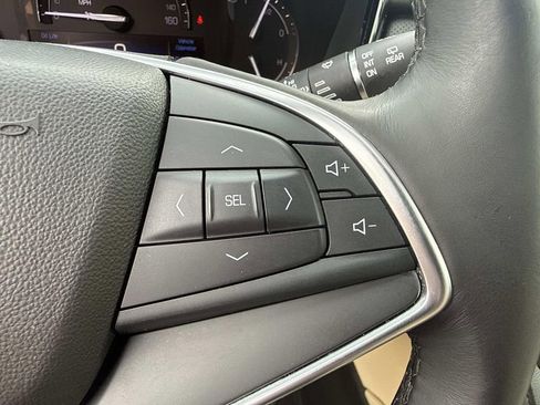 Used 2018 Cadillac XT5 Luxury w/ Driver Awareness Package AWD/4WD image 28