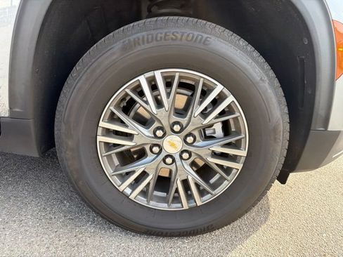 Used 2026 Chevrolet Traverse LT FWD image 27