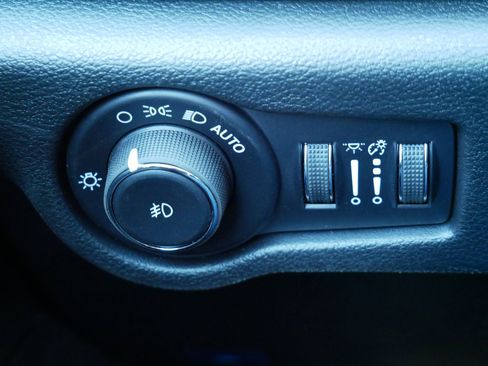 New 2026 Chrysler Pacifica Limited image 14