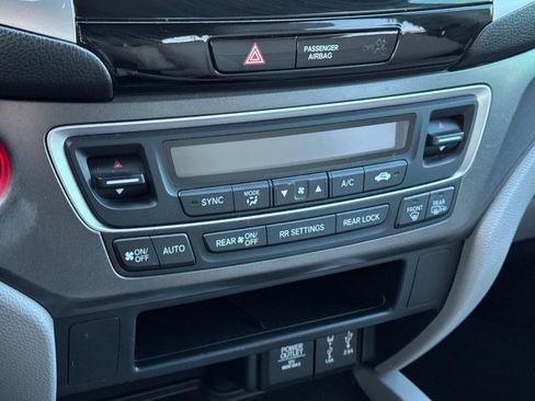 Used 2017 Honda Pilot EX image 21