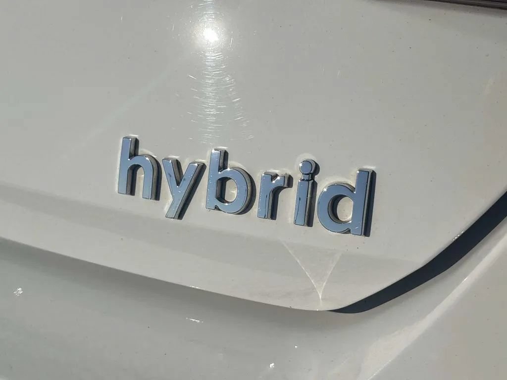 Used 2023 Hyundai Elantra Limited w/ Preferred Accessory Package FWD image 20