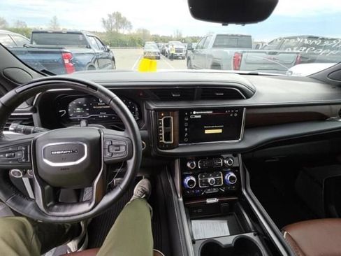 Used 2024 GMC Yukon XL Denali Ultimate image 4