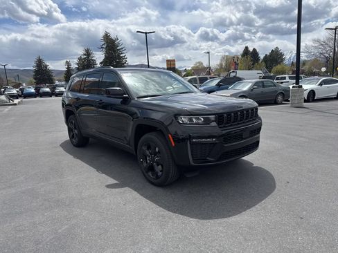 Used 2026 Jeep Grand Cherokee L Limited w/ Limited Altitude Package AWD/4WD image 3