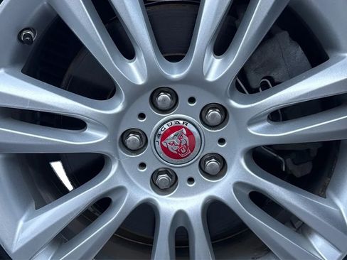 Used 2019 Jaguar XE Premium RWD image 47