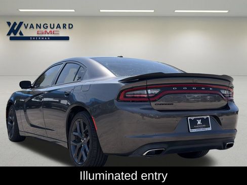 Used 2019 Dodge Charger SXT w/ Blacktop Package RWD image 6
