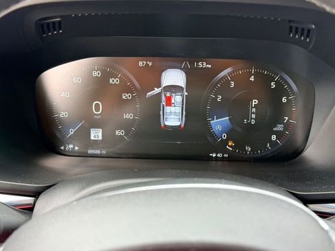 Used 2018 Volvo XC60 T5 Momentum w/ Convenience Package image 26