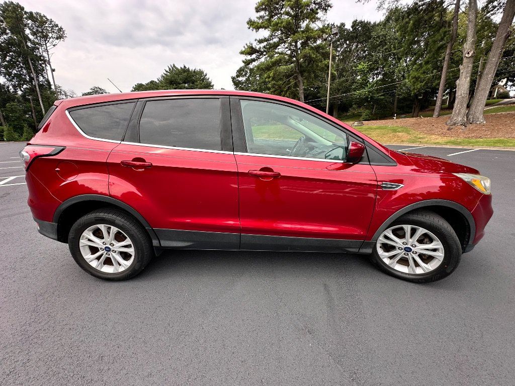 Used 2017 Ford Escape SE FWD image 12