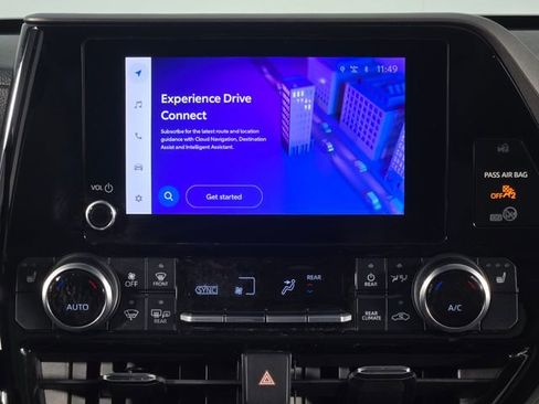 Used 2024 Toyota Highlander XLE image 22