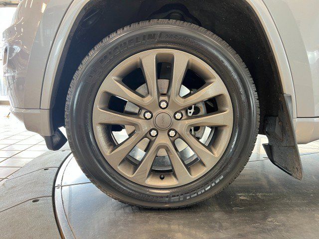 Used 2017 Jeep Grand Cherokee Limited 75th Anniversary AWD/4WD image 32