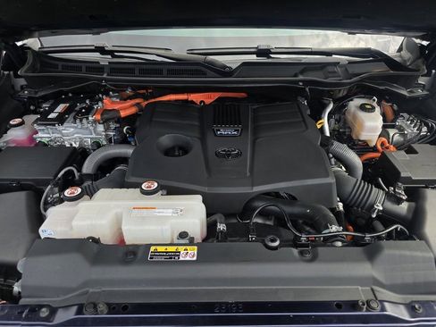 Used 2024 Toyota Tundra Platinum image 16