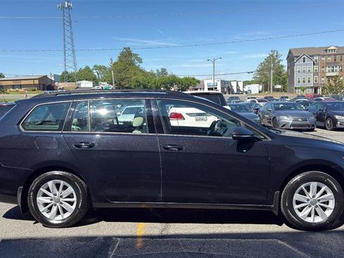 Used 2018 Volkswagen Golf SportWagen FWD image 13