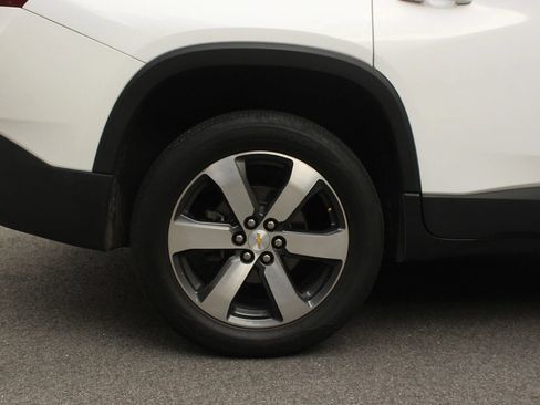 Used 2019 Chevrolet Traverse LT w/ LT Premium Package AWD/4WD image 5