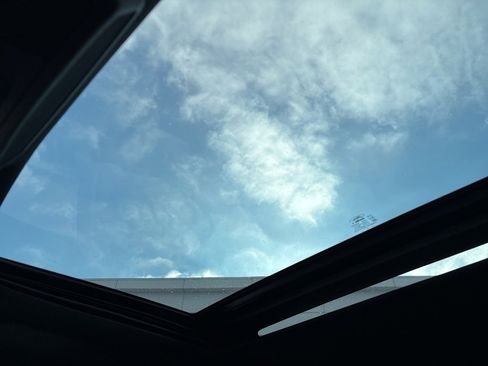 Used 2015 Ford F150 XLT w/ Equipment Group 302A Luxury image 24