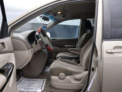 Used 2004 Toyota Sienna LE FWD image 14