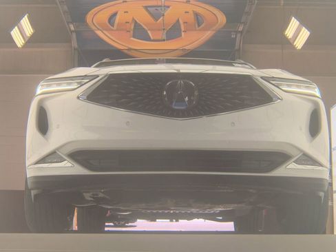 Used 2023 Acura MDX SH-AWD w/ Advance Package image 4