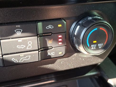 Used 2016 Ford F150 XLT w/ Equipment Group 302A Luxury AWD/4WD image 23
