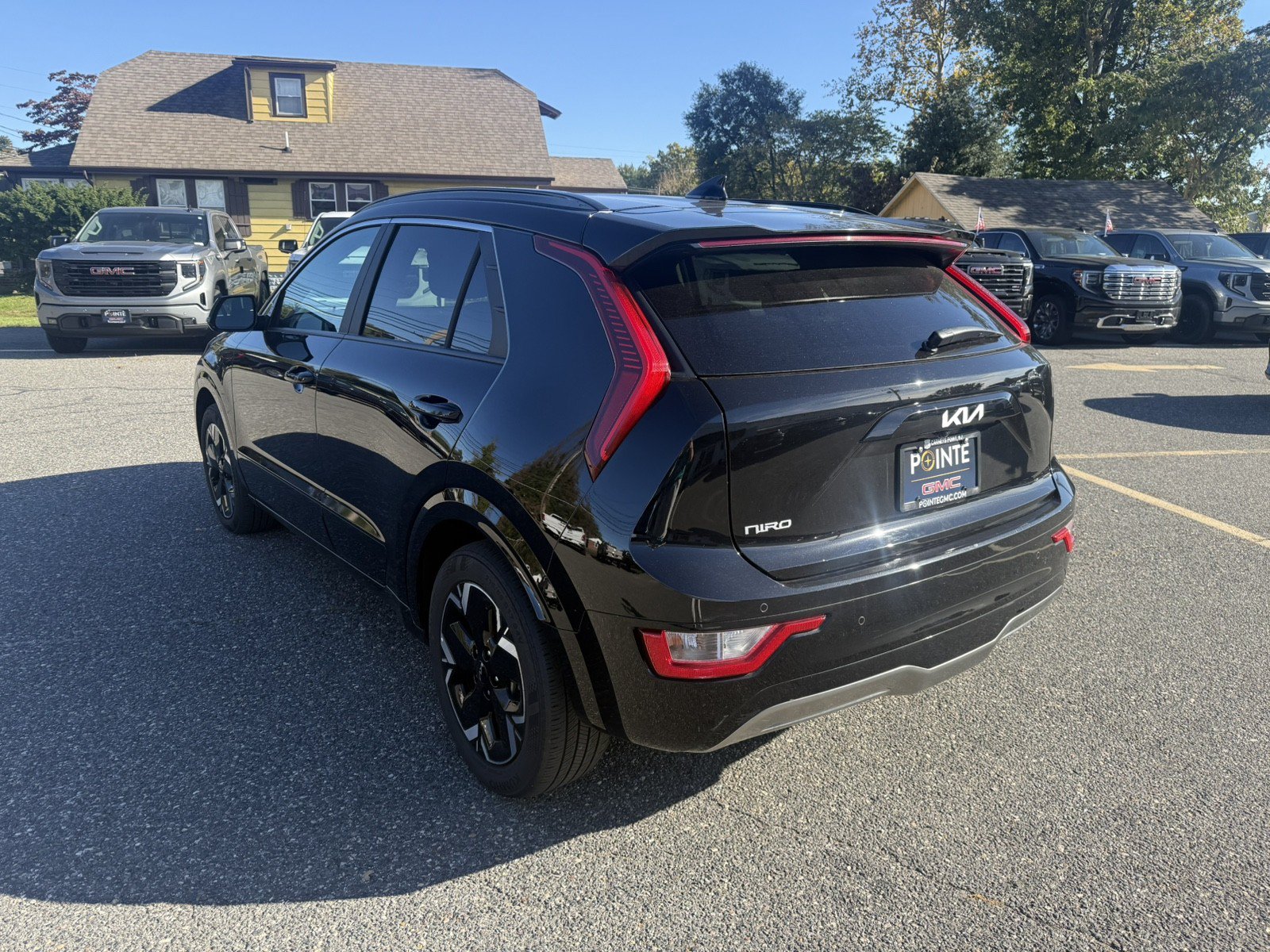 Used 2024 Kia Niro Wind w/ Wind Preserve Package FWD image 5