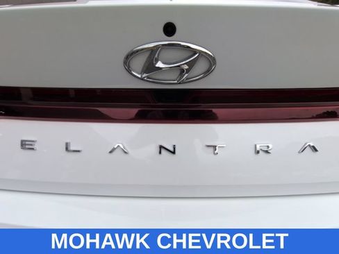 Used 2021 Hyundai Elantra SEL FWD image 31