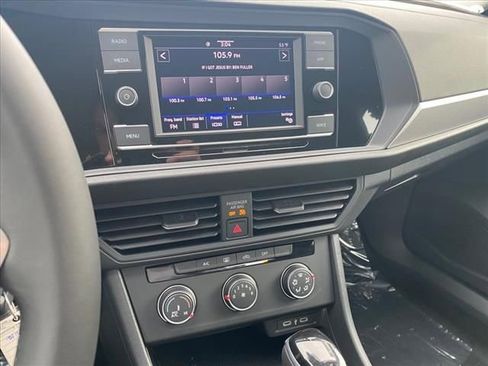 Used 2024 Volkswagen Jetta S image 10