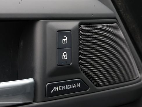 Used 2025 Land Rover Defender 110 S AWD/4WD image 13