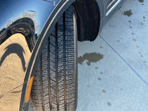 Used 2019 Bentley Bentayga image 9