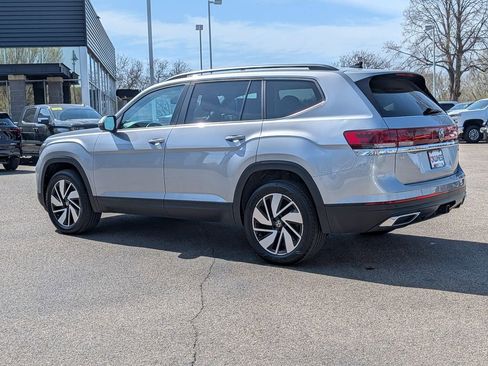 Used 2025 Volkswagen Atlas SE AWD/4WD image 7