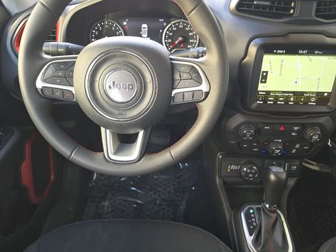 Used 2023 Jeep Renegade Trailhawk AWD/4WD image 11