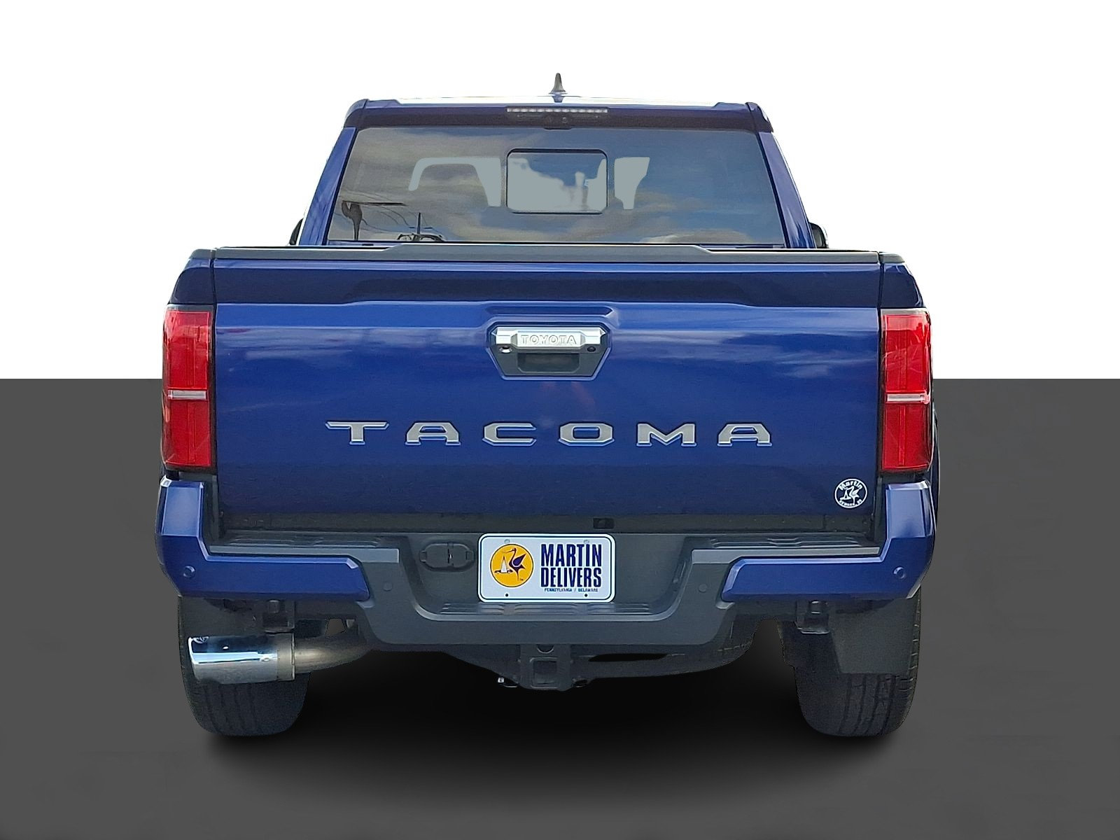 Used 2024 Toyota Tacoma Limited w/ Limited Package (LT) AWD/4WD image 5