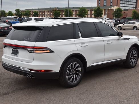 New 2026 Lincoln Aviator AWD image 6