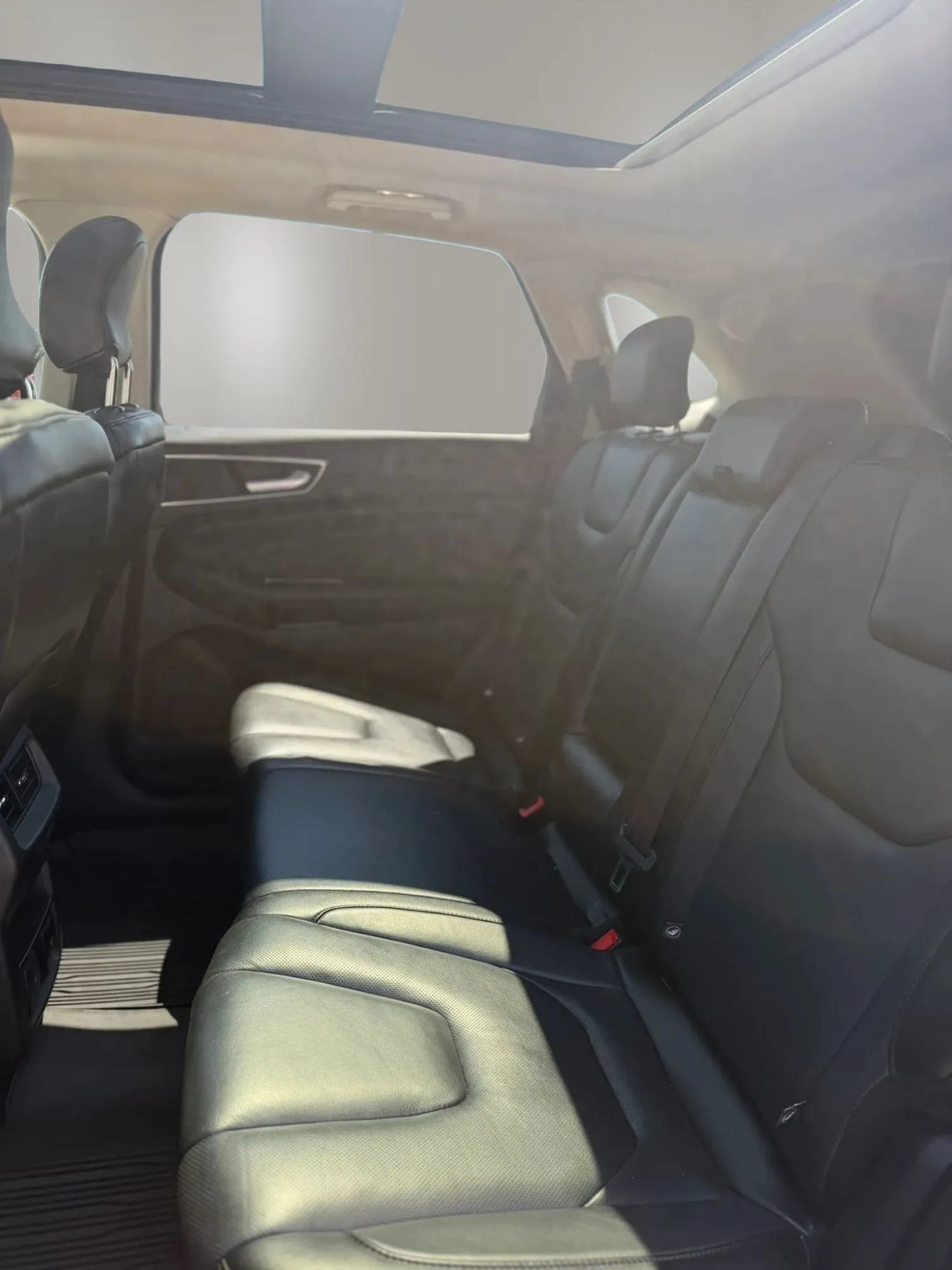 Used 2017 Ford Edge Titanium w/ Equipment Group 301A AWD/4WD image 18