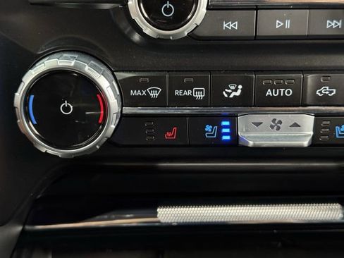 Used 2023 Ford F150 Lariat w/ Equipment Group 502A High image 20