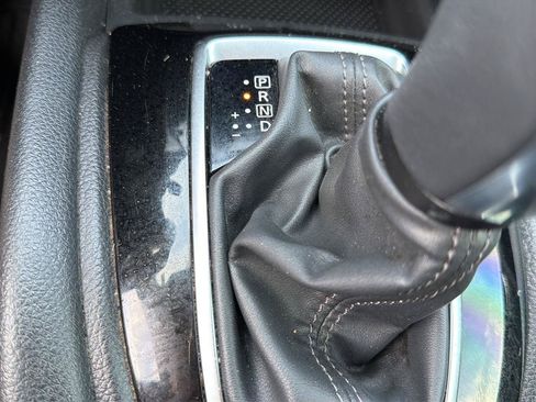 Used 2019 Nissan Rogue SV FWD image 14