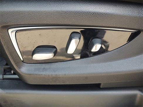 Used 2018 Cadillac Escalade ESV Luxury image 30