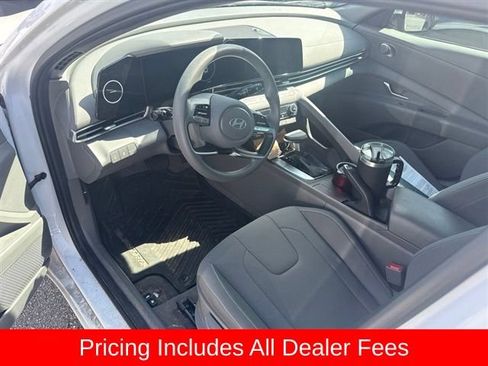 Used 2024 Hyundai Elantra SEL FWD image 10