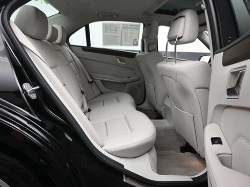 Used 2016 Mercedes-Benz E 350 4MATIC Sedan image 10