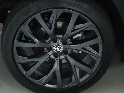 Certified 2025 Toyota Crown Signia AWD/4WD image 12