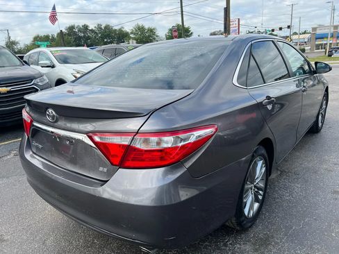 Used 2017 Toyota Camry SE image 5