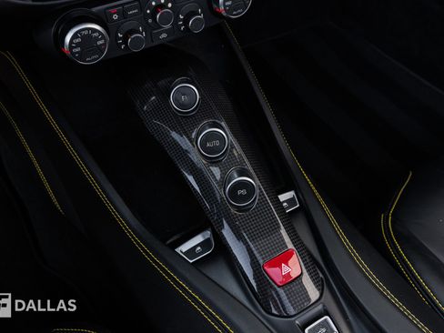 Used 2015 Ferrari California T image 31