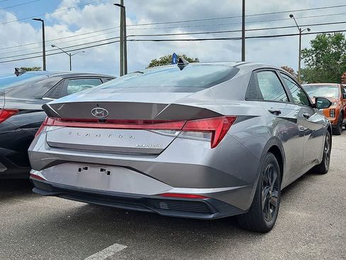 Used 2023 Hyundai Elantra Blue FWD image 3