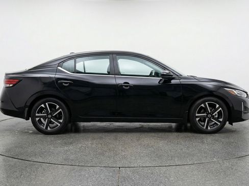 Used 2025 Nissan Sentra SV FWD image 11