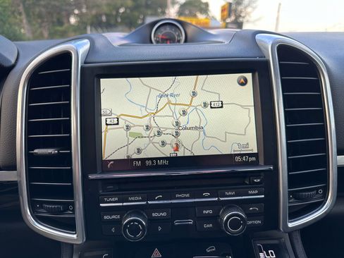 Used 2016 Porsche Cayenne image 26