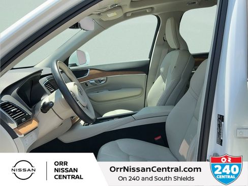 Used 2022 Volvo XC90 T6 Momentum w/ Advanced Package AWD/4WD image 17