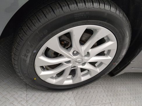 Used 2018 Nissan Sentra SV w/ Premium Package (P01) FWD image 31