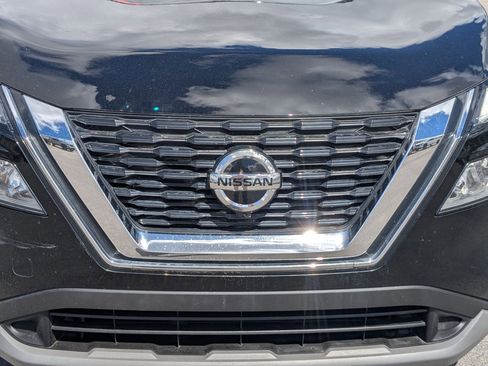 Used 2021 Nissan Rogue SV image 10