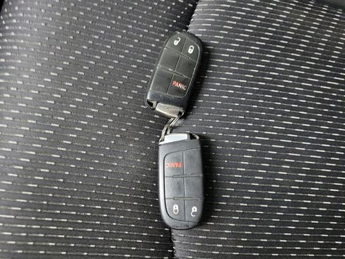 Used 2016 Dodge Journey SE w/ Flexible Seating Group FWD image 32