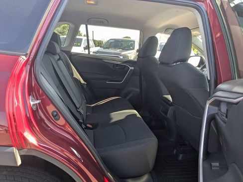 Used 2021 Toyota RAV4 LE FWD image 23