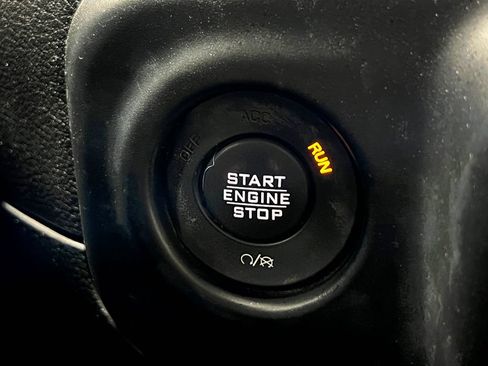 Used 2020 Jeep Wrangler Sport AWD/4WD image 20